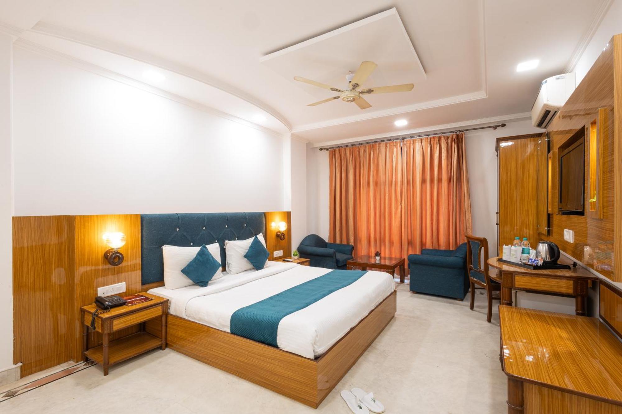 Hotel Panickers Residency - Ajmal Khan Market Near Karol Bagh Metro Deli Exterior foto
