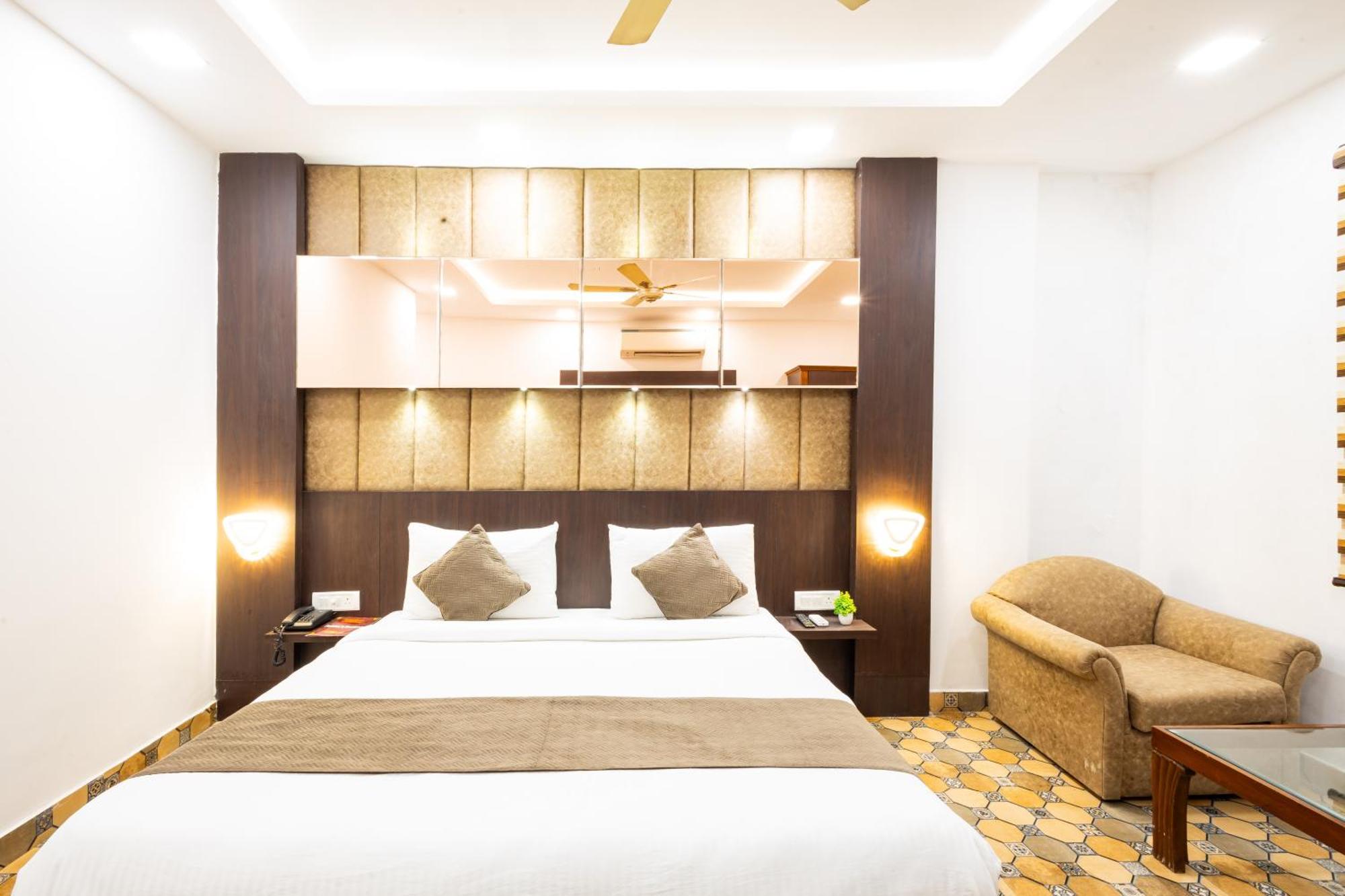 Hotel Panickers Residency - Ajmal Khan Market Near Karol Bagh Metro Deli Exterior foto