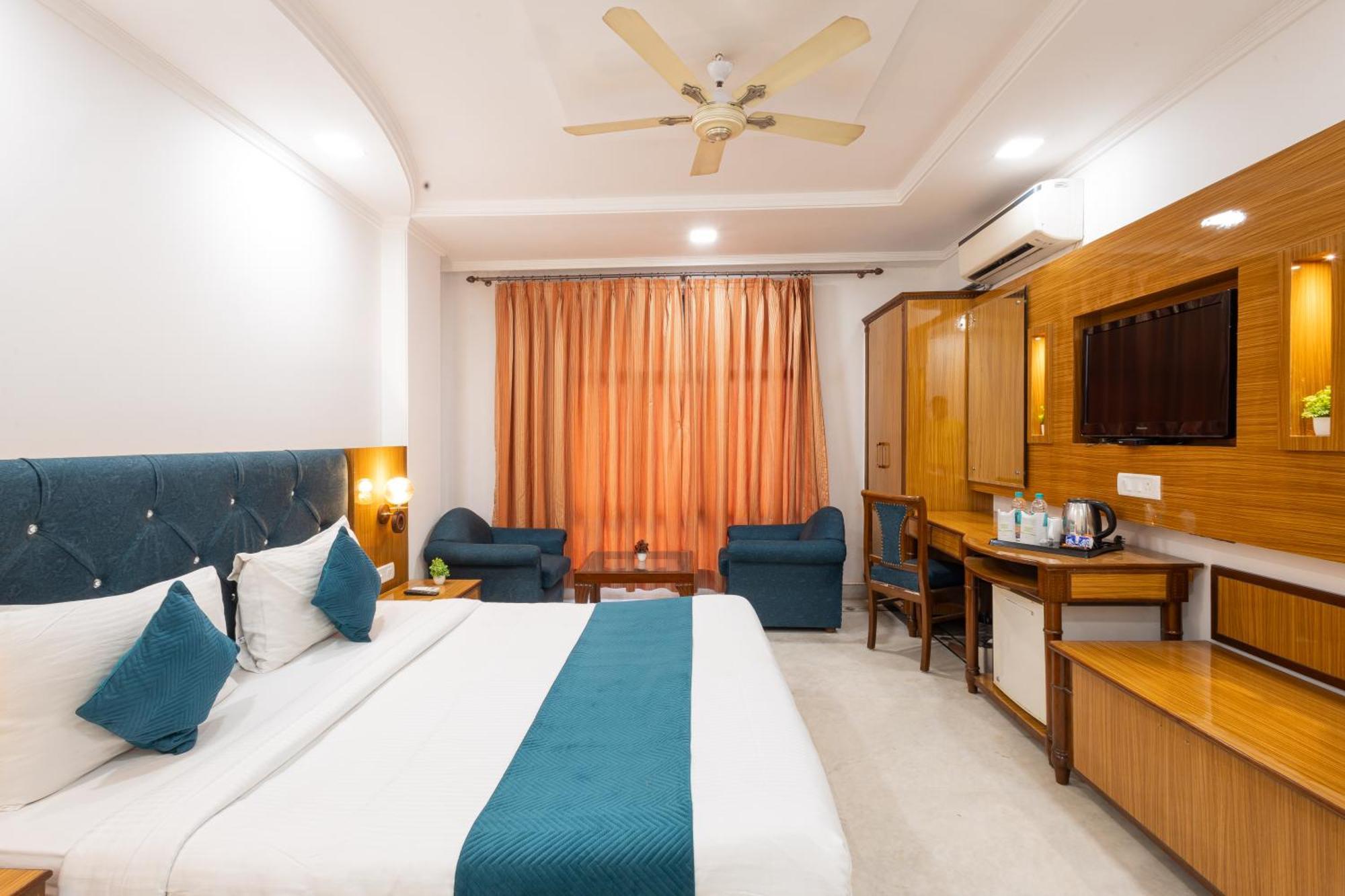Hotel Panickers Residency - Ajmal Khan Market Near Karol Bagh Metro Deli Exterior foto