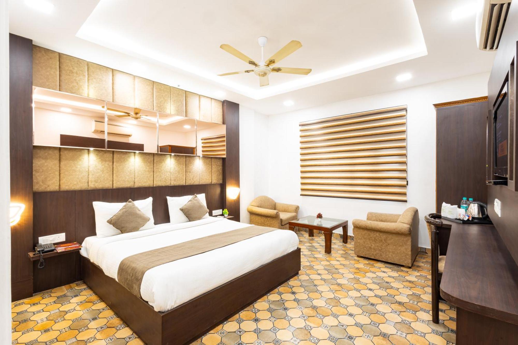 Hotel Panickers Residency - Ajmal Khan Market Near Karol Bagh Metro Deli Exterior foto