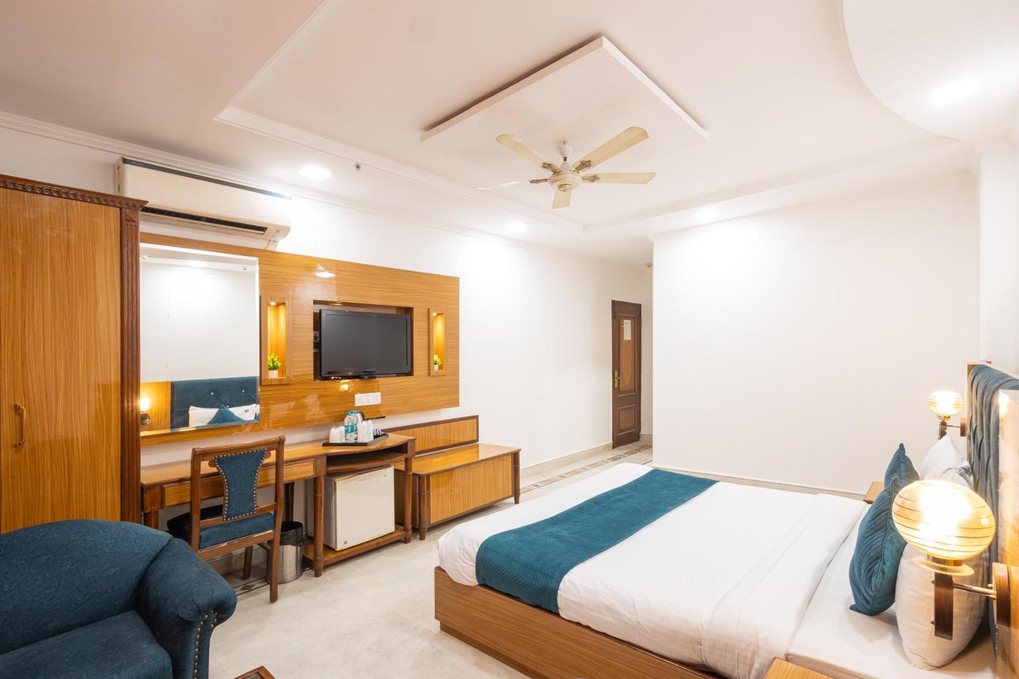 Hotel Panickers Residency - Ajmal Khan Market Near Karol Bagh Metro Deli Exterior foto