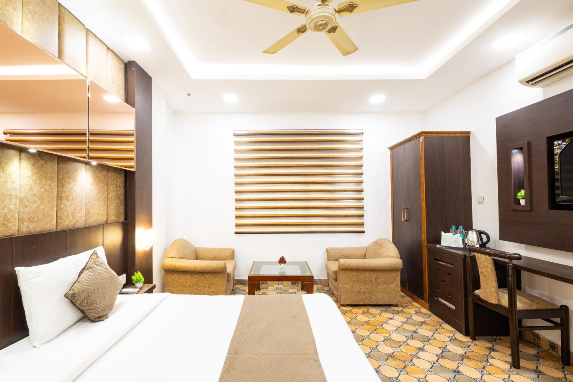 Hotel Panickers Residency - Ajmal Khan Market Near Karol Bagh Metro Deli Exterior foto