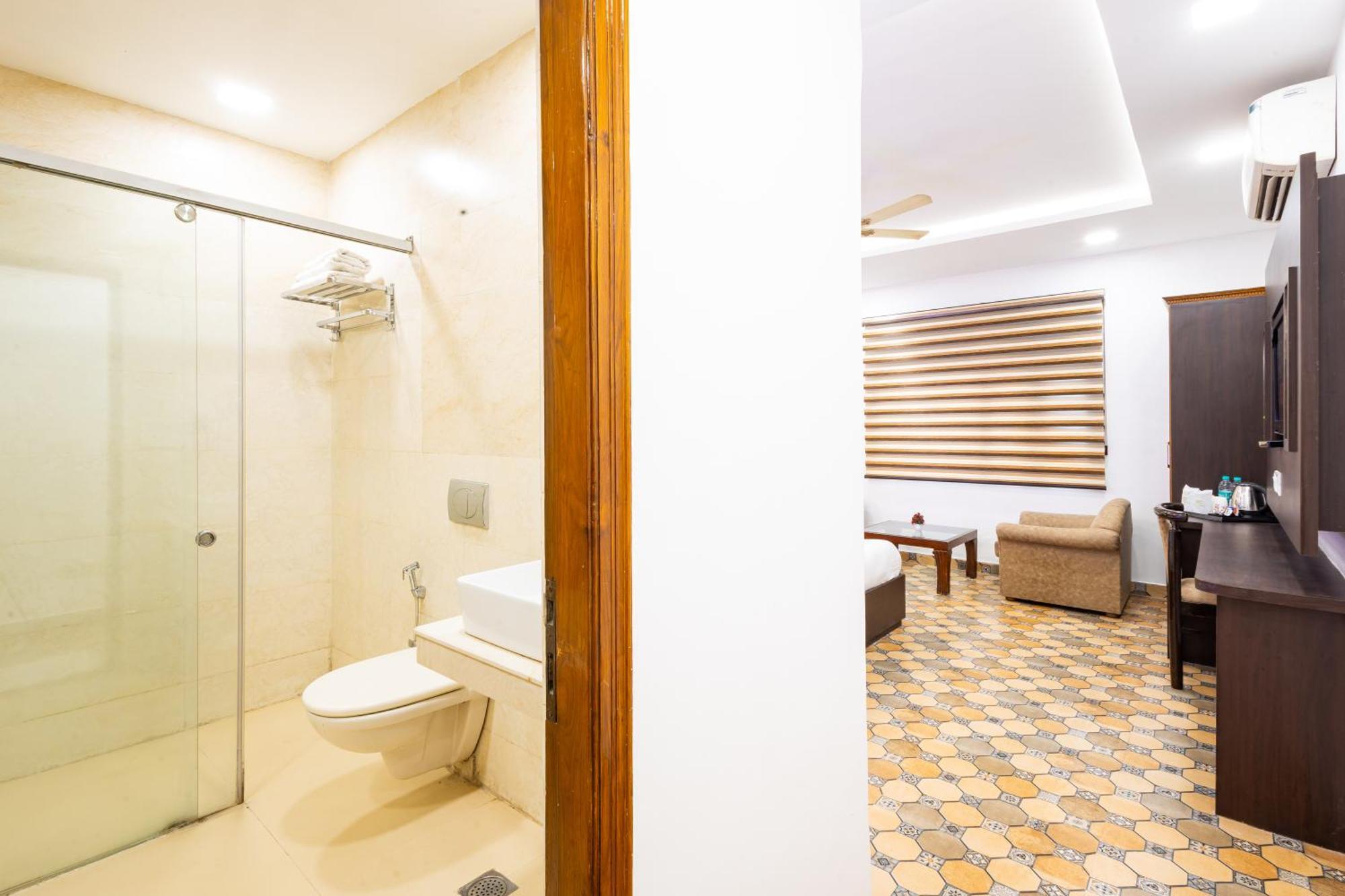 Hotel Panickers Residency - Ajmal Khan Market Near Karol Bagh Metro Deli Exterior foto