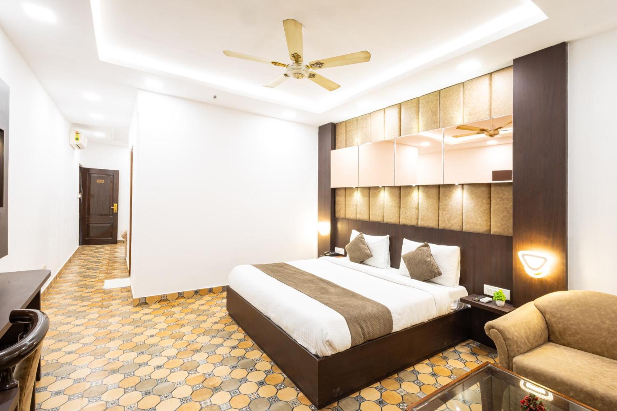 Hotel Panickers Residency - Ajmal Khan Market Near Karol Bagh Metro Deli Exterior foto