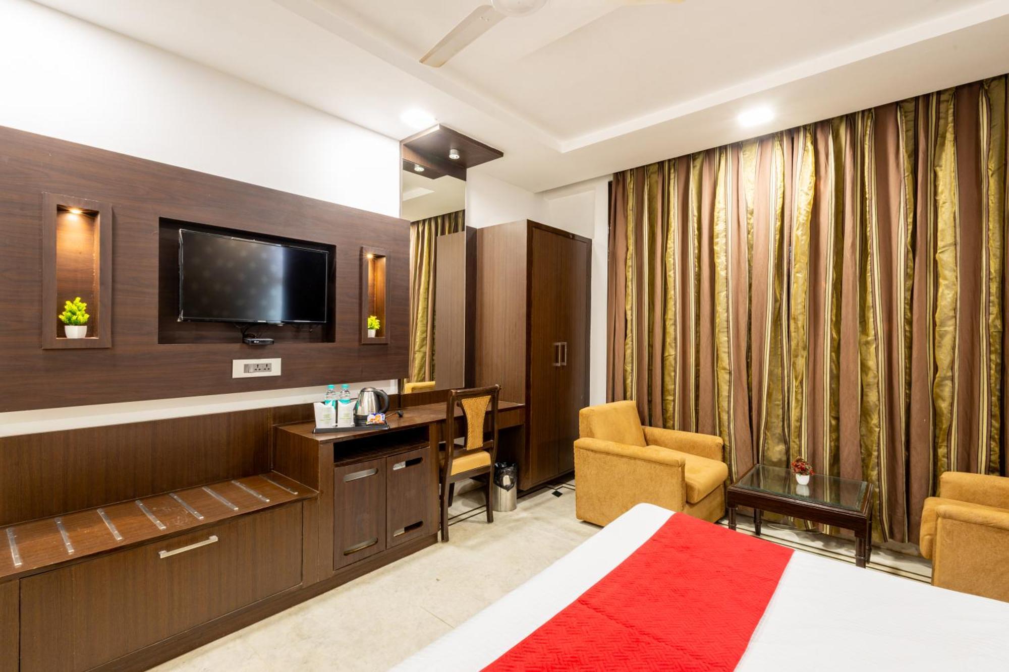 Hotel Panickers Residency - Ajmal Khan Market Near Karol Bagh Metro Deli Exterior foto